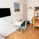 Gemuetliche Privatzimmer Mit Geteiltem Bad, Kueche Und Garten