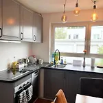 Gemuetliche Privatzimmer Mit Geteiltem Bad, Kueche Und Garten